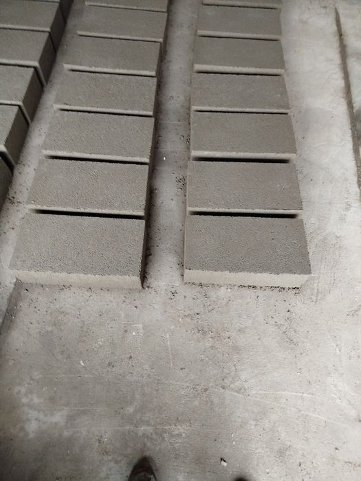 Pustaki betonowe 12x24x49cm
