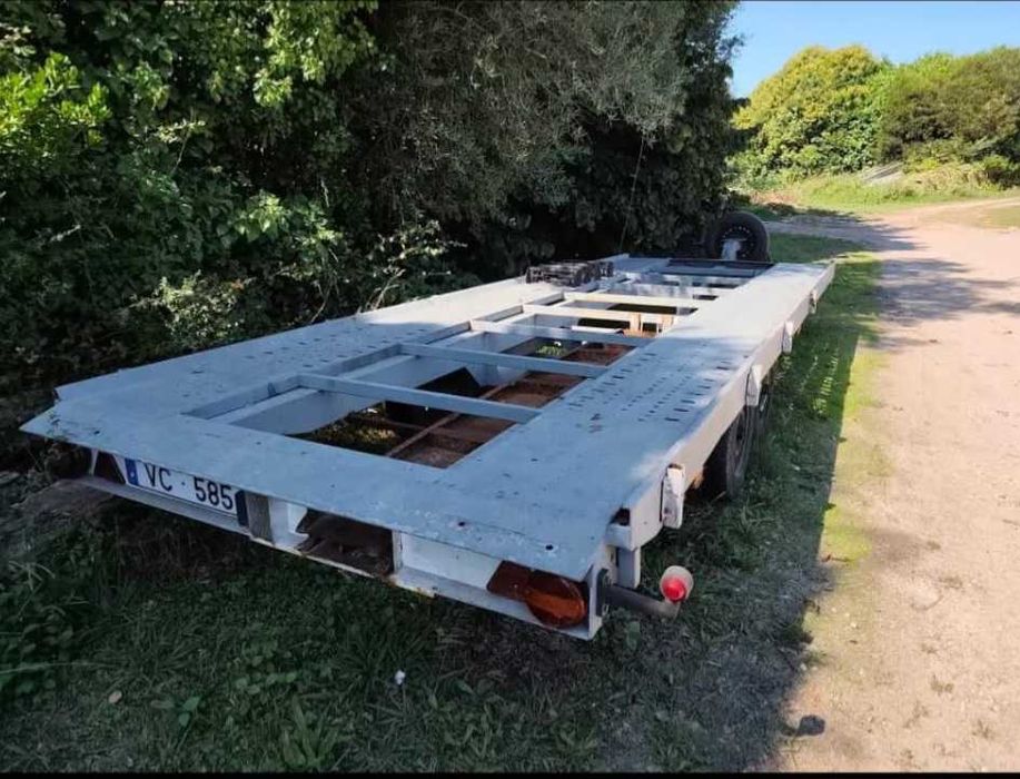 Reboque 3500kg com basculante