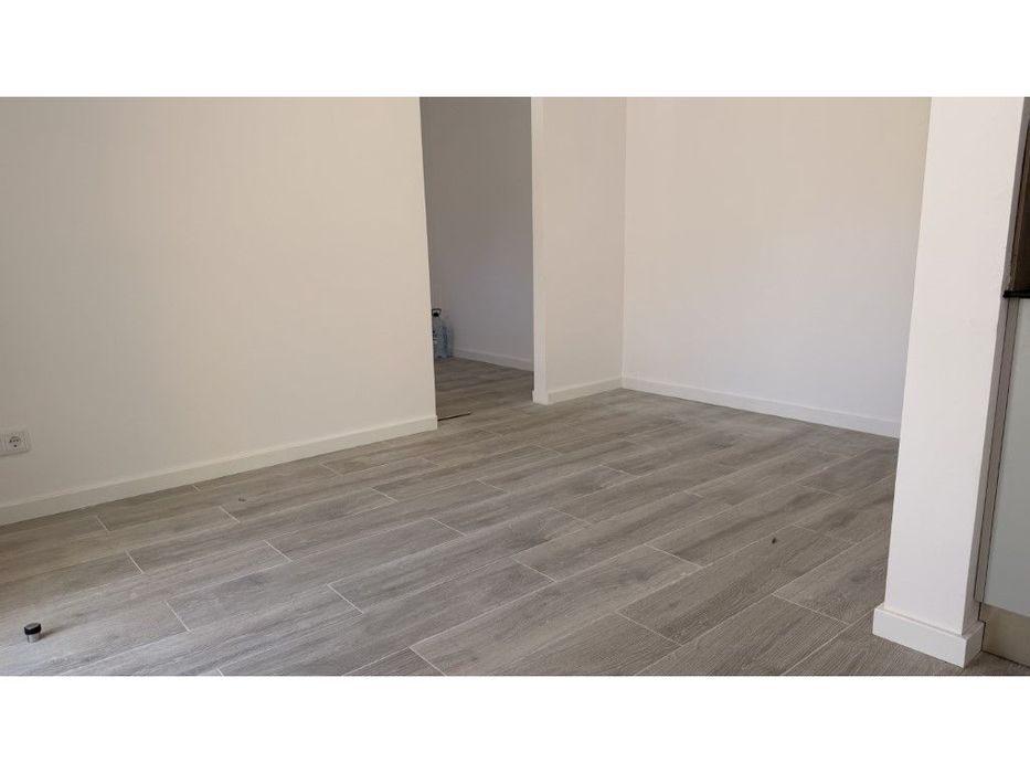 T1 a estrear com terraço 35m2 em Almada