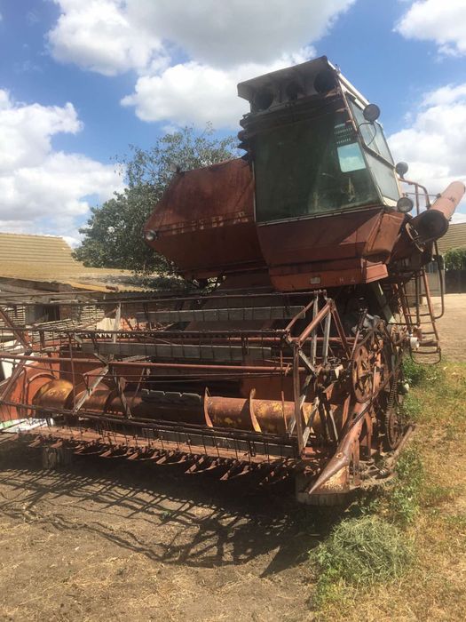 Продам комбаин нива