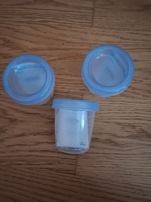 Kubek niekapek + pojemniki na żywność