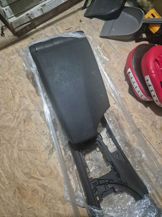 BMW 1 tunel podłokietnik