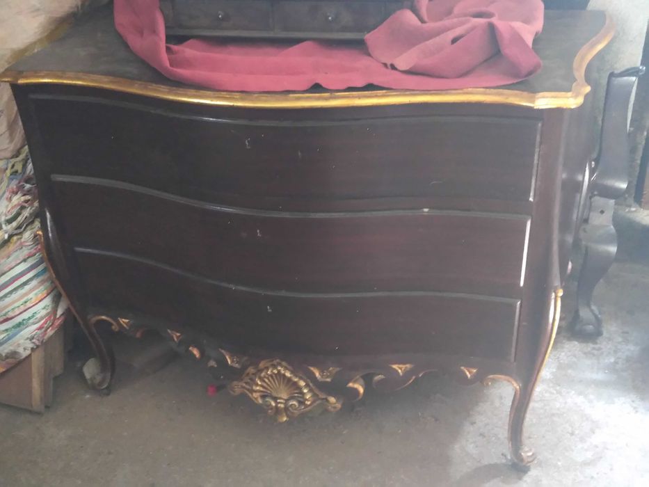 Comoda e cama antigo