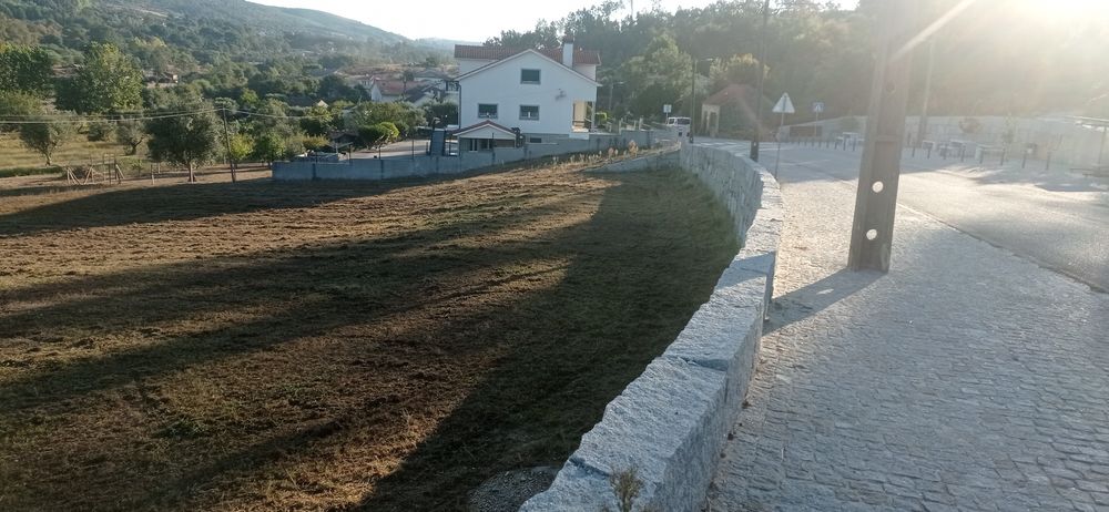 Terreno com 7.020m², plano e murado, excelentes vistas panorâmicas