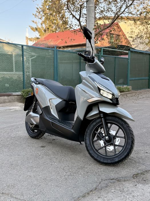 Електроскутер YADEA Velax, 2000 Ват, гарантія