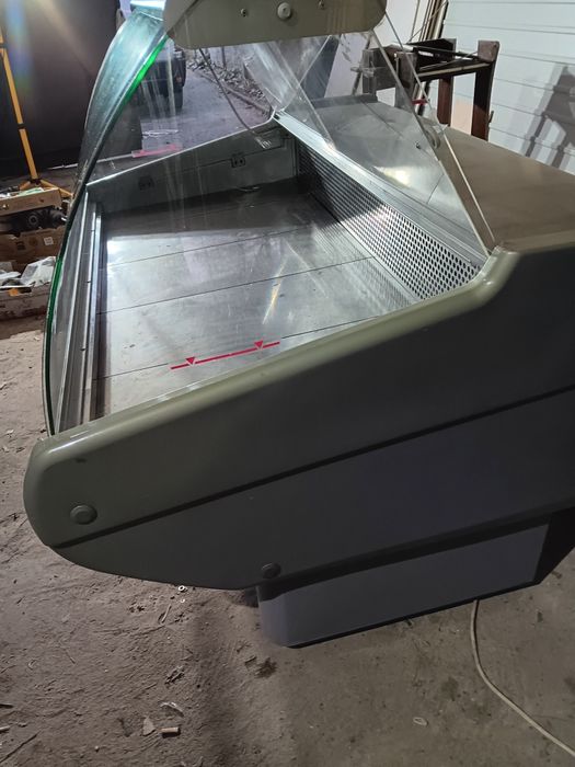 Lada chłodnicza sprawna.