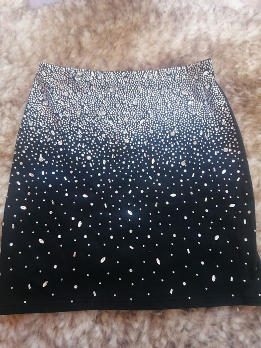 Sprzedam spódniczkę cekiny, kamienie.