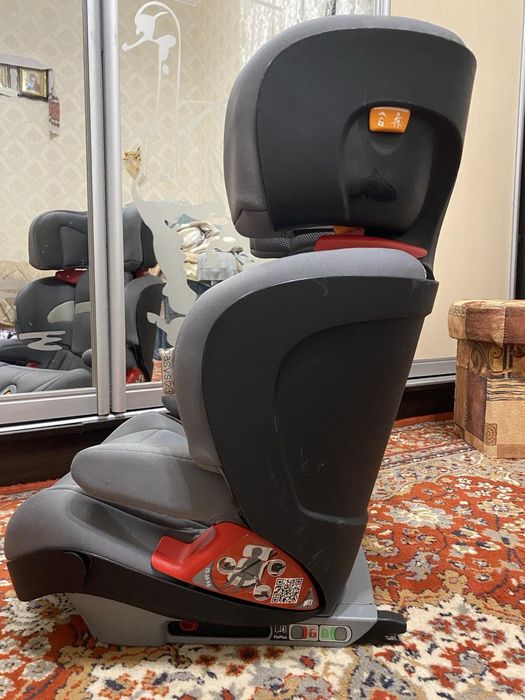 Автокрісло Chicco Oasys. Італія. З дитиною на протязі всього дитинства