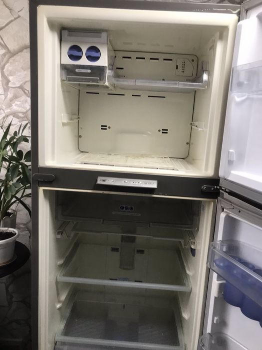 Холодильник Whirlpool