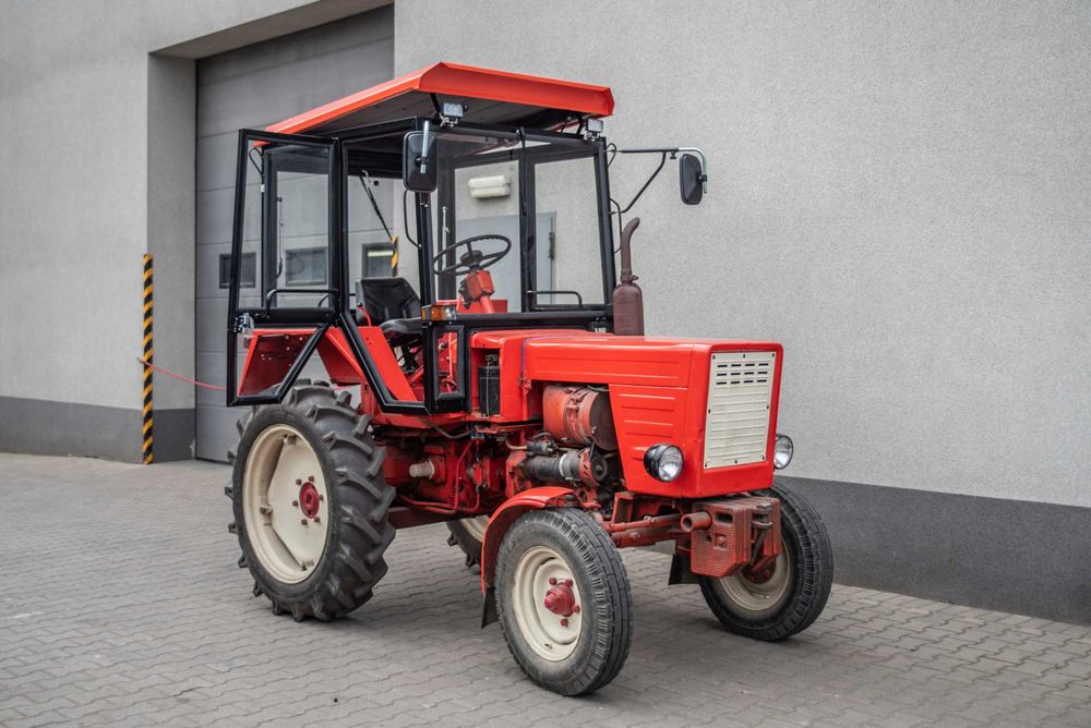 Kabina do ciągnika C330 C360 MF235 MF255 T25 bizon