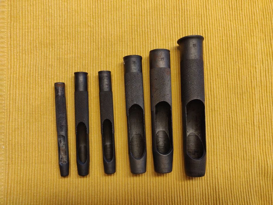 11 Furadores / Perfuradores de pele Blanchard de diversos tamanhos