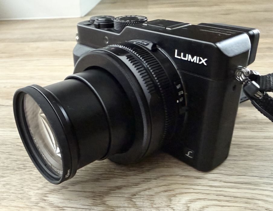 Panasonic Lumix LX100 /Leica F1.7