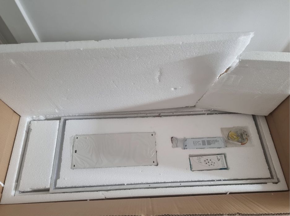 Luz de tecto com controlo remoto NOVA (nunca usada)