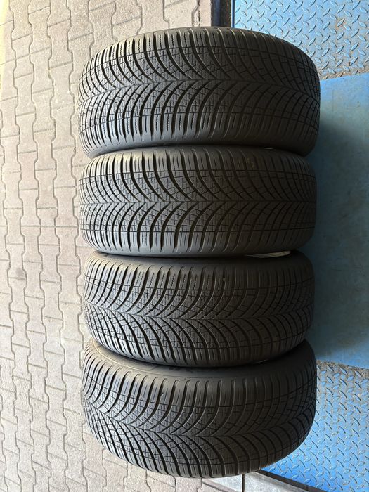 235.50.19 Goodyear Vector 4Seasons Gen-3, 2022rok 6,5mm