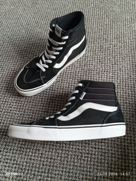 klasyczne, czarne trampki za kostkę marki Vans, popularny model  Vans Sk8-Hi r. 41