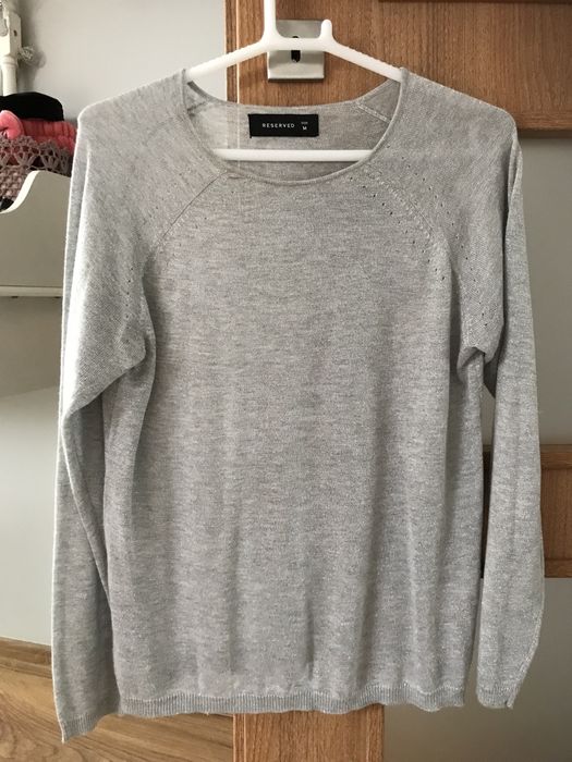 Cienki sweter damski ze srebrnej nitki reserverd