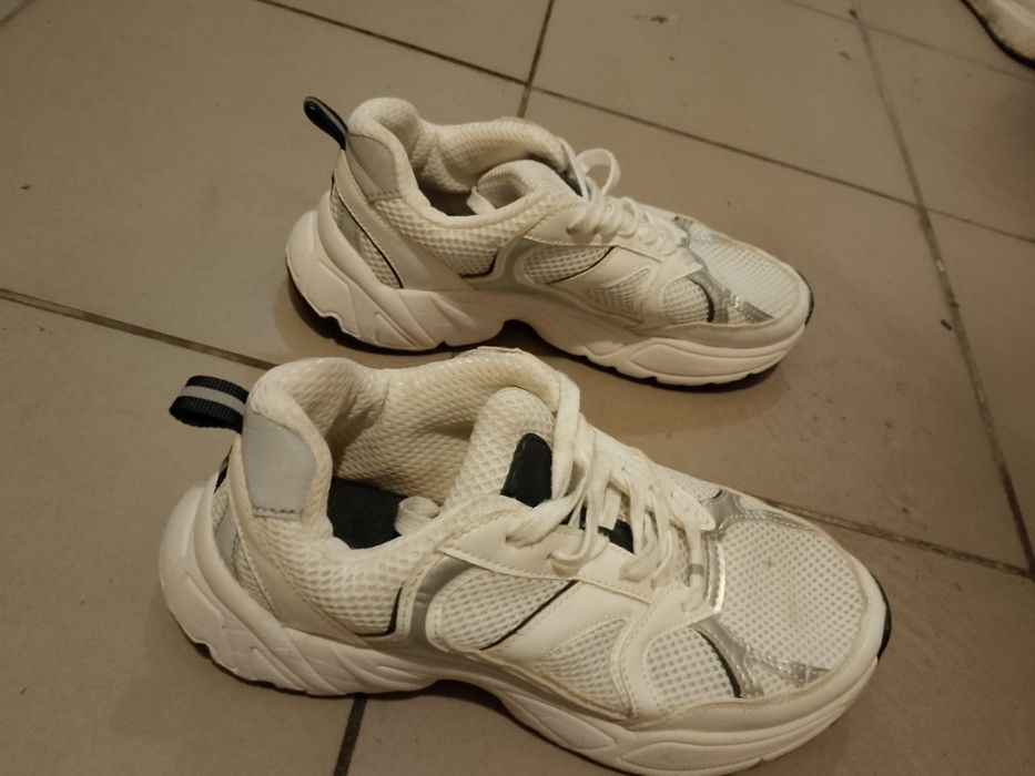 Крассовки Nike 37 размер