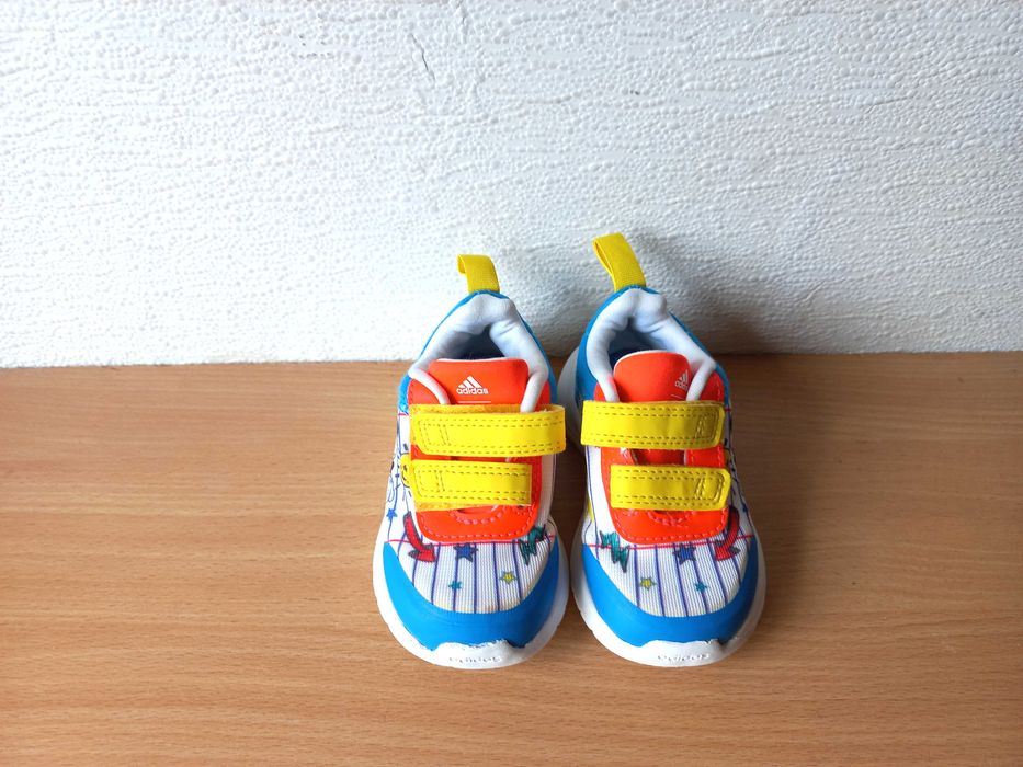 Класні кросівки Adidas 20 р. устілка 12,5 см.