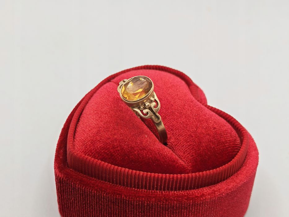 Złoty pierścionek pr. 583 waga 3,18g rozmiar 19 używany