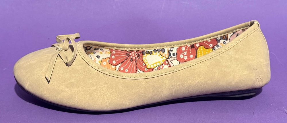 Beżowe gładkie baleriny z kokardą rozmiar 37