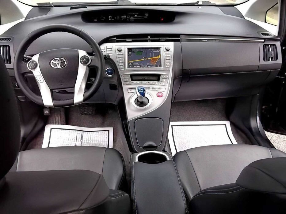 Toyota Prius Four      2015