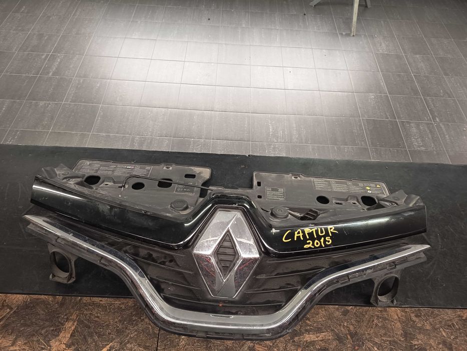Grelha frente Renault Captur  Ref: 978186889R//8200721895