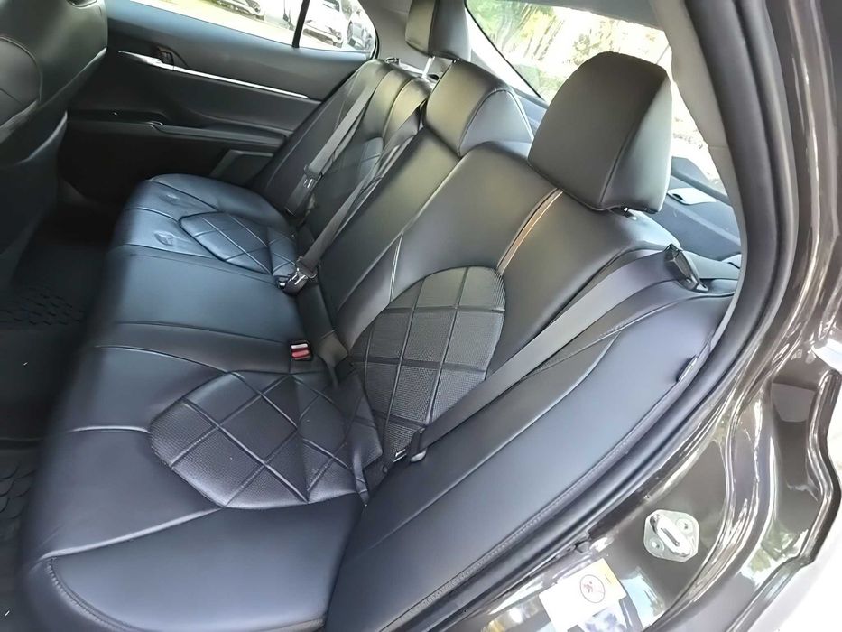 Toyota Camry Hybrid      2019