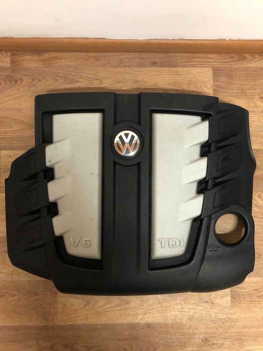 Моторна кришка Моторная крышка Volkswagen Touareg 3.0 TDi 2005-2010