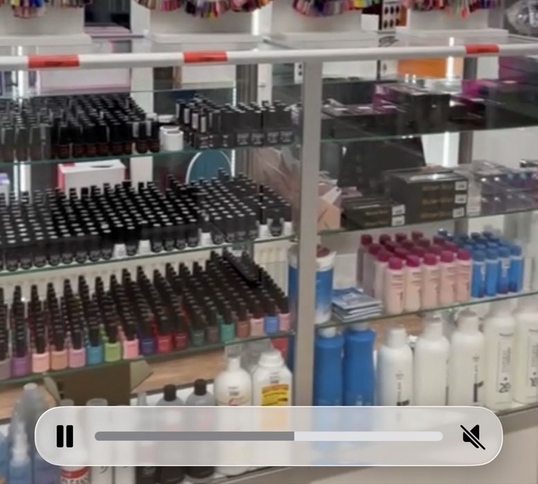 Вітрини 4 штуки та касова стійка