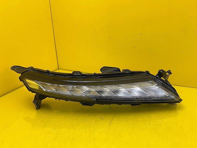 Lampa Prawa Mitsubishi Eclipse Cross Lift Led 21-