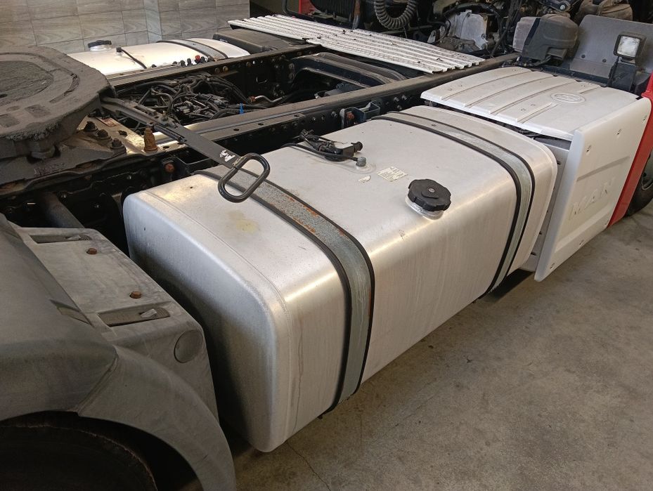 Zbiornik paliwa Man TGX kompletny z mocowaniami