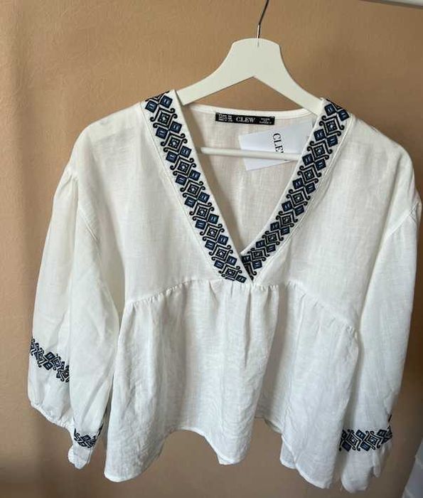 Жіноча вишиванка вільного крою