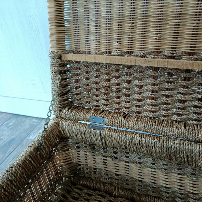 Kufer z trawy morskiej