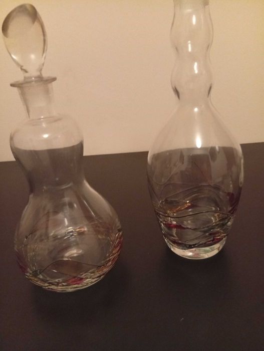 Duas jarras vidro pintado