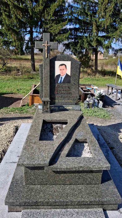 Виготовлення пам'ятників