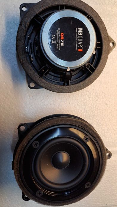 Colunas BMW 118, MBQUART, QS75 e colunas de graves de 6".