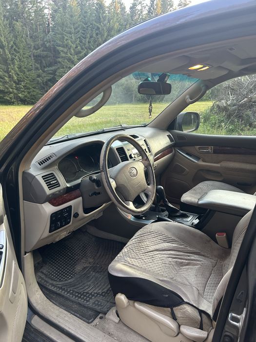 Toyota land crusier 120