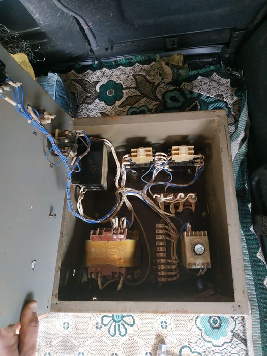 Електрощитова,електричний щит,електромотор,запуск електромора реле час