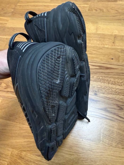 кросівки Hoka one one