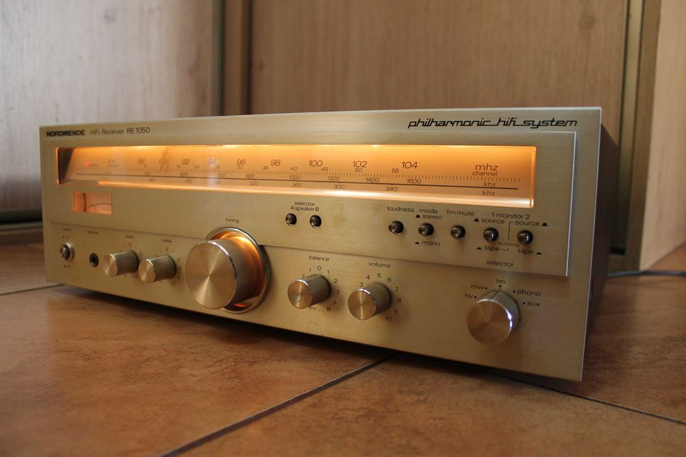 Piękny Amplituner Stereo Nordmende RE 1050