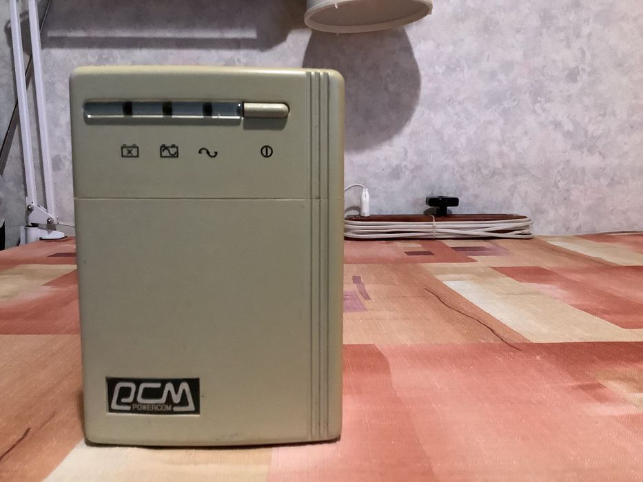 Бесперебойник  Powercom. KIN-525A