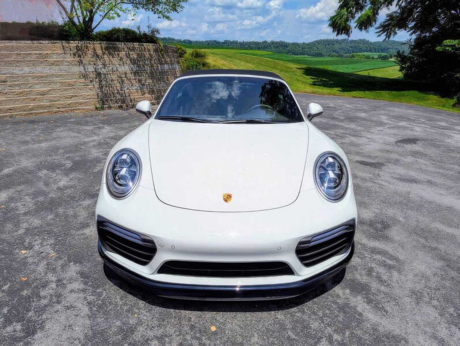 Porsche 911 Turbo S      2019