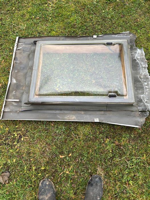 Okno dachowe ( wyłaz  dachowy)