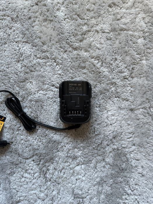 ładowarka DeWALT DCB1102 12V/18V XR Li-Ion