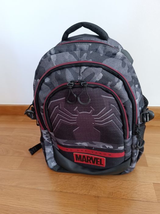 Mochila Venom Marvel 44cm