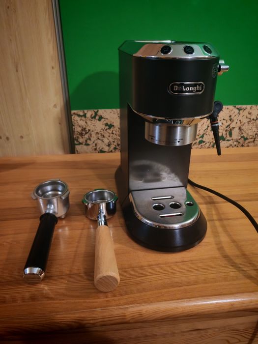Delonghi Dedica EC685 ekspres kolbowy