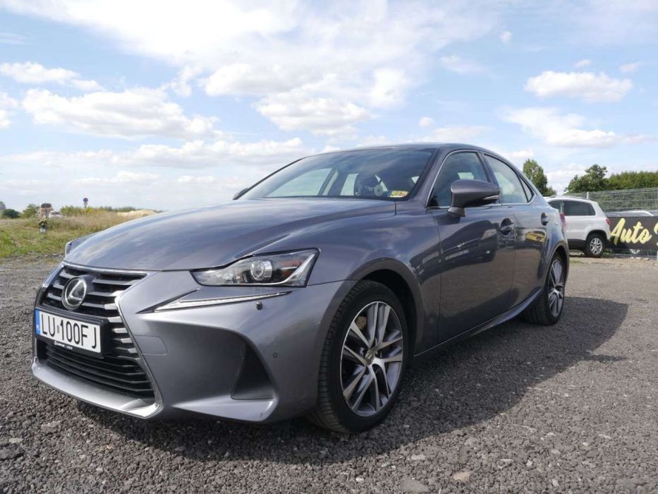 Lexus IS