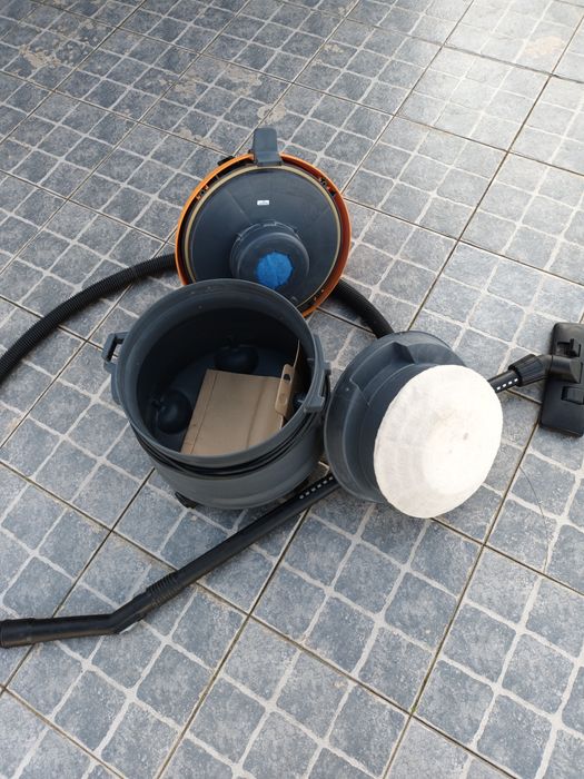 Aspirador para  líquidos e solidos