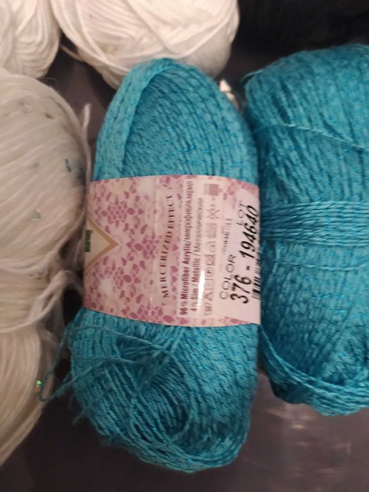 Włóczki różne kolory ok.800g