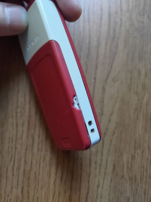 Телефон кнопочный